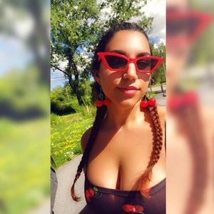 Meet your Posher, Annie